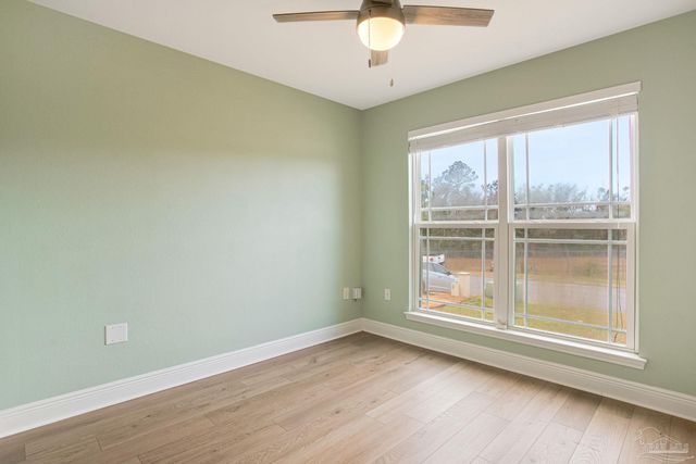 970 John Deere Ln, Cantonment, FL 32533