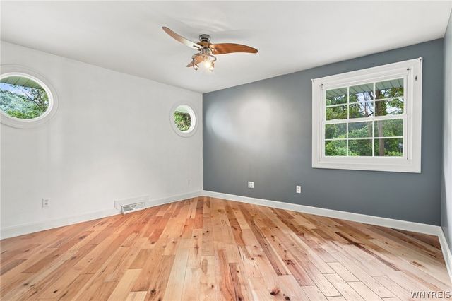 2490 River Road, Wheatfield, NY 14304