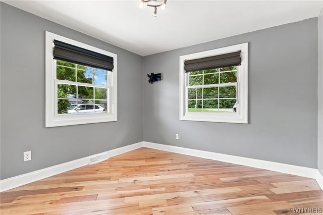 2490 River Road, Wheatfield, NY 14304