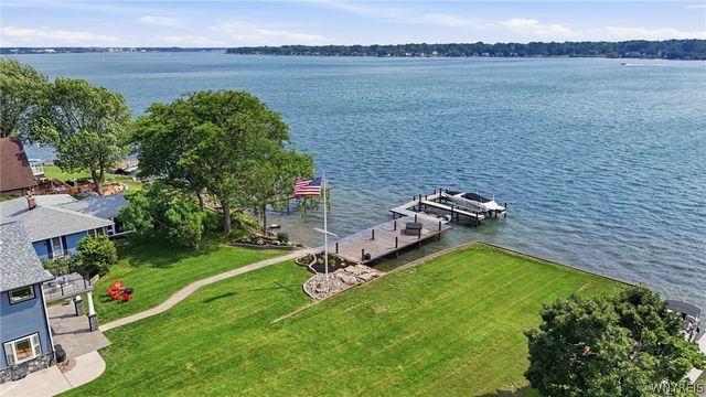 2490 River Road, Wheatfield, NY 14304