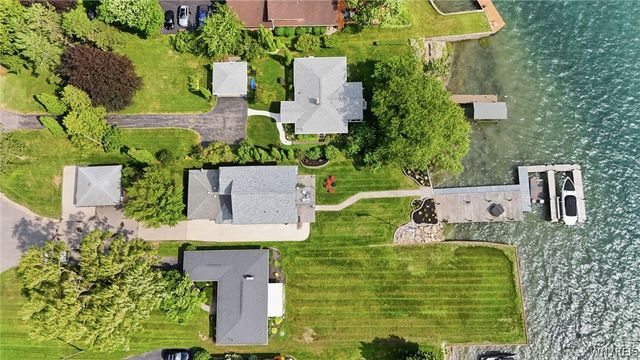 2490 River Road, Wheatfield, NY 14304