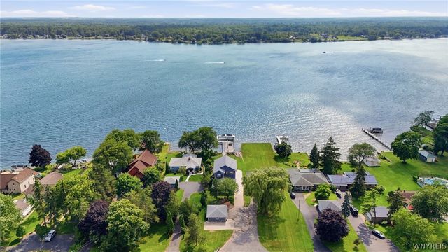 2490 River Road, Wheatfield, NY 14304
