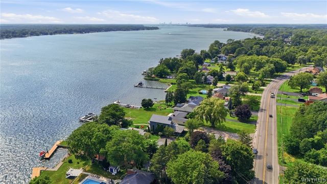 2490 River Road, Wheatfield, NY 14304