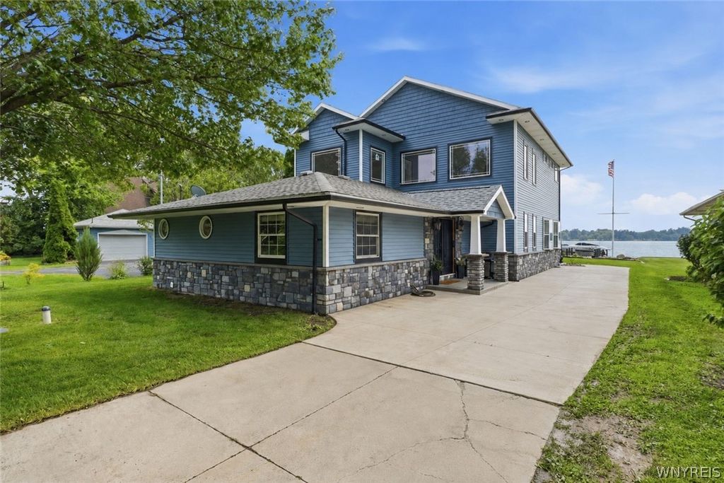 2490 River Road, Wheatfield, NY 14304