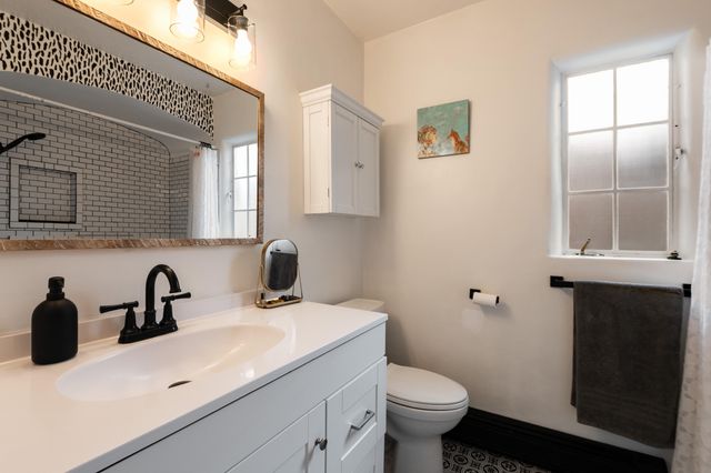 1208 Lead Avenue SW, Albuquerque, NM 87102