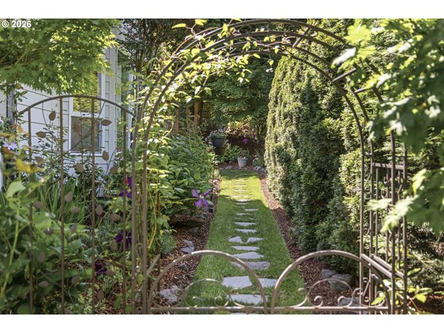 2703 Ne 162ND St, Ridgefield, WA 98642
