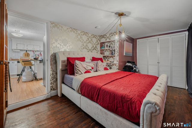 349 Naubuc Avenue A, Glastonbury, CT 06033