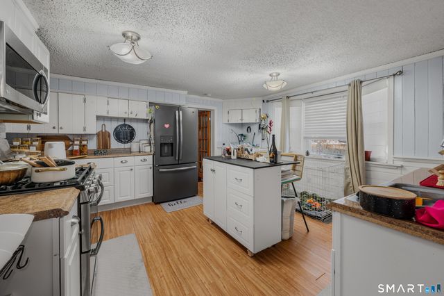 349 Naubuc Avenue A, Glastonbury, CT 06033