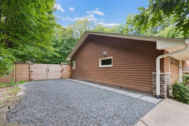 27885 Woodside Road, Excelsior, MN 55331