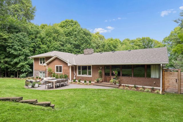 27885 Woodside Road, Excelsior, MN 55331