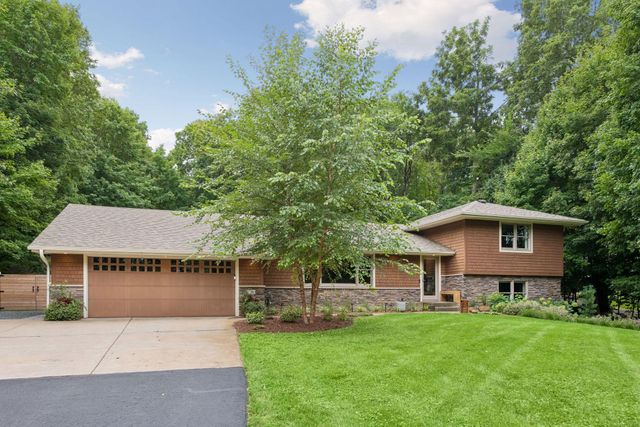 27885 Woodside Road, Excelsior, MN 55331