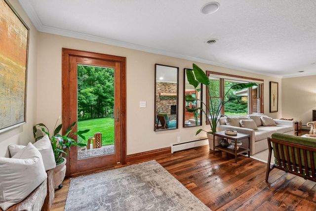 27885 Woodside Road, Excelsior, MN 55331