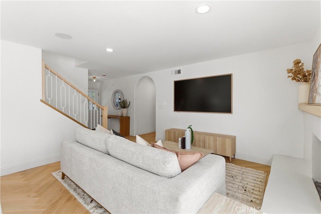 Image 12 of property listing at 1956 Flamingo Drive, Costa Mesa, CA 92626