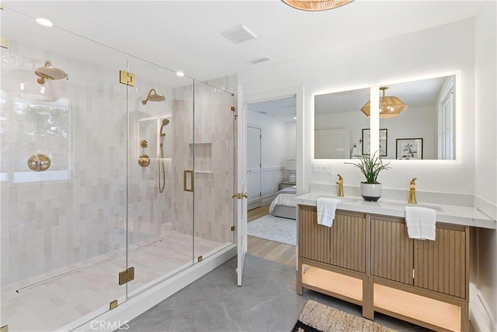 Image 16 of property listing at 1956 Flamingo Drive, Costa Mesa, CA 92626