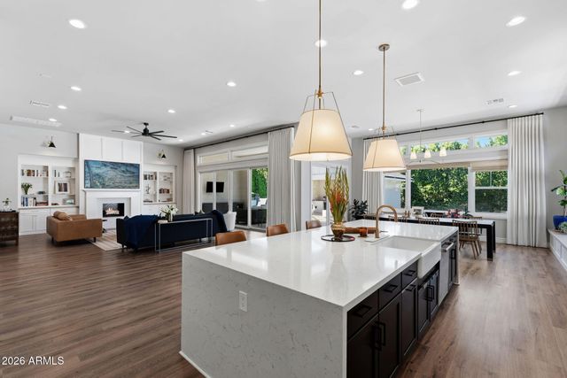 2752 E WILDHORSE Drive, Gilbert, AZ 85297