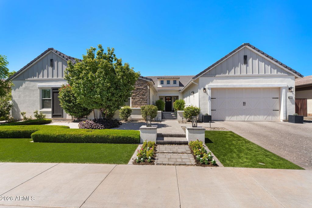 2752 E WILDHORSE Drive, Gilbert, AZ 85297