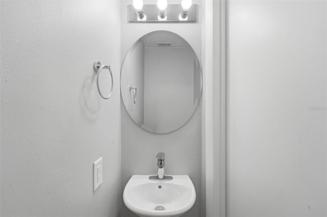 65 COMMUNITY DR, Debary, FL 32713