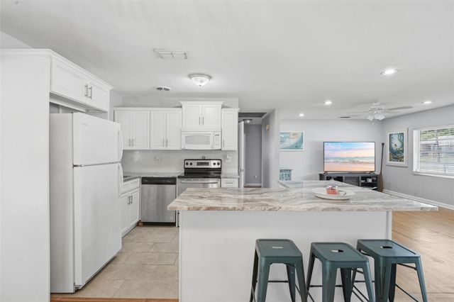 65 COMMUNITY DR, Debary, FL 32713