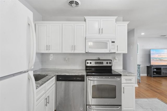 65 COMMUNITY DR, Debary, FL 32713