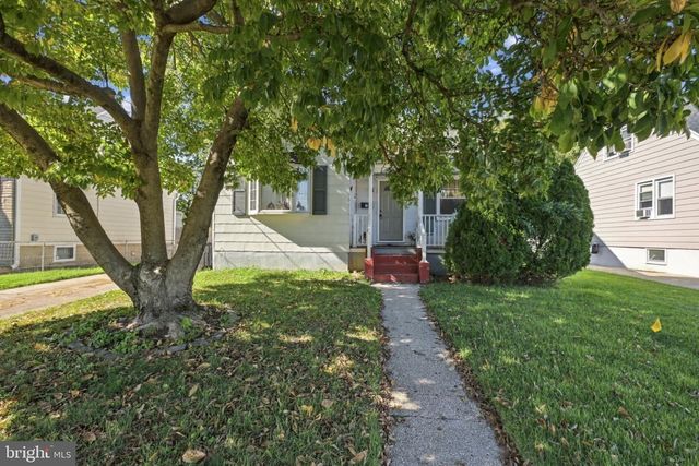 27 5TH AVE, Mount Ephraim, NJ 08059