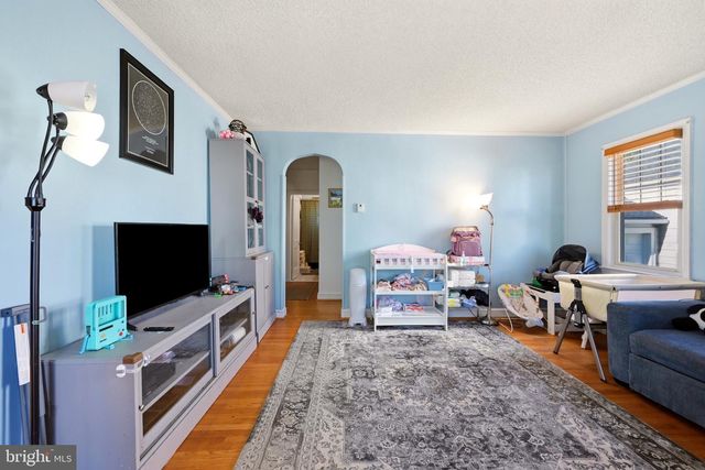 27 5TH AVE, Mount Ephraim, NJ 08059
