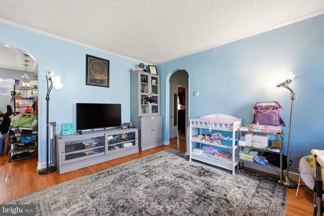 27 5TH AVE, Mount Ephraim, NJ 08059