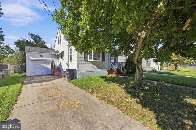 27 5TH AVE, Mount Ephraim, NJ 08059