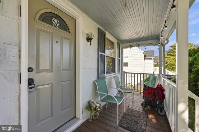 27 5TH AVE, Mount Ephraim, NJ 08059