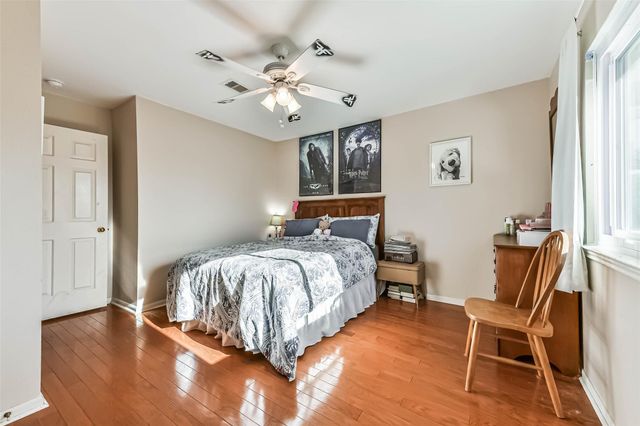 1116 Lake Shore Drive, Pearland, TX 77581