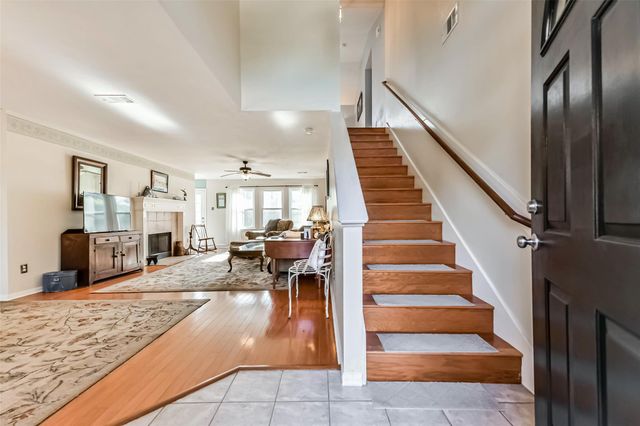 1116 Lake Shore Drive, Pearland, TX 77581