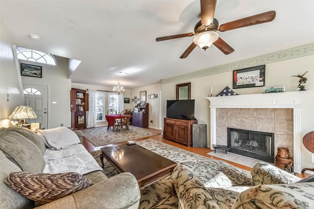 1116 Lake Shore Drive, Pearland, TX 77581