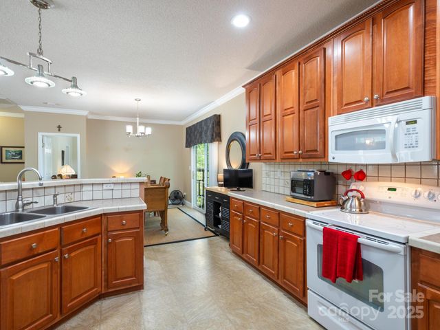 66 Condor Court, Hendersonville, NC 28792