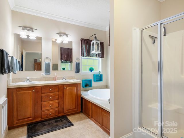 66 Condor Court, Hendersonville, NC 28792