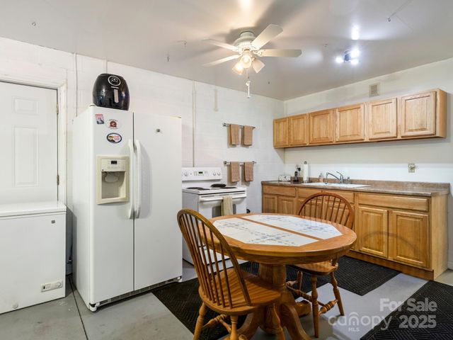 66 Condor Court, Hendersonville, NC 28792