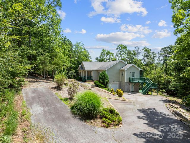 66 Condor Court, Hendersonville, NC 28792