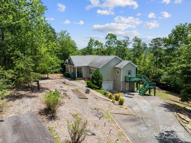 66 Condor Court, Hendersonville, NC 28792