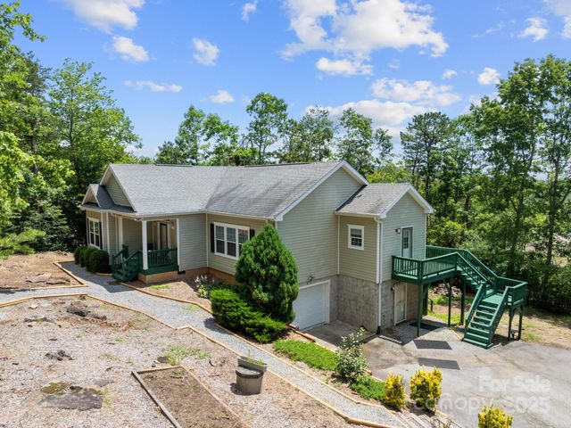 66 Condor Court, Hendersonville, NC 28792
