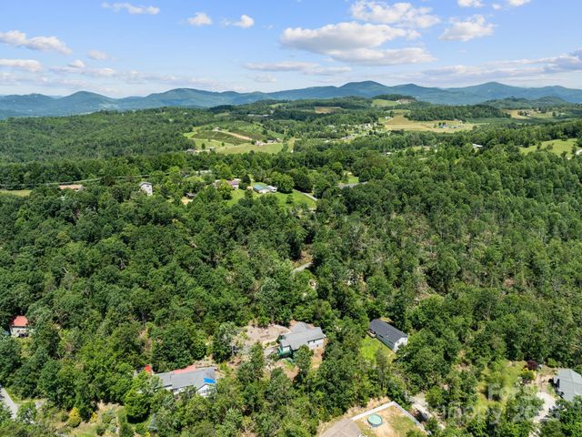 66 Condor Court, Hendersonville, NC 28792
