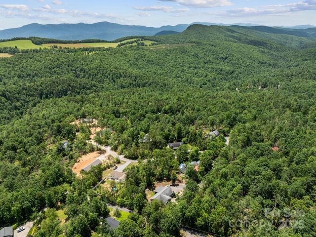 66 Condor Court, Hendersonville, NC 28792