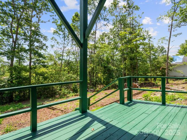 66 Condor Court, Hendersonville, NC 28792