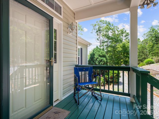 66 Condor Court, Hendersonville, NC 28792