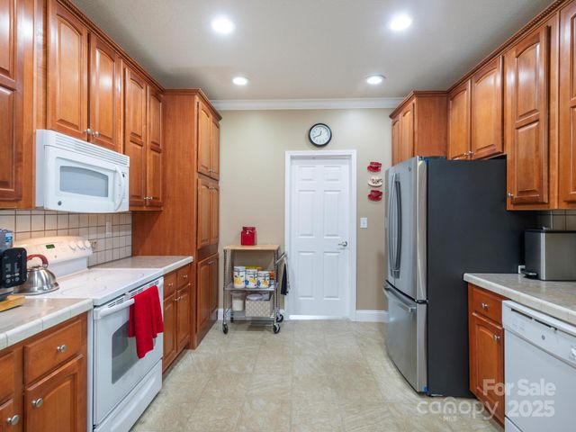 66 Condor Court, Hendersonville, NC 28792