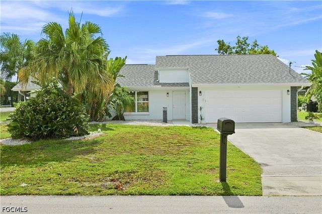 903 SE 20th CT, Cape Coral, FL 33990