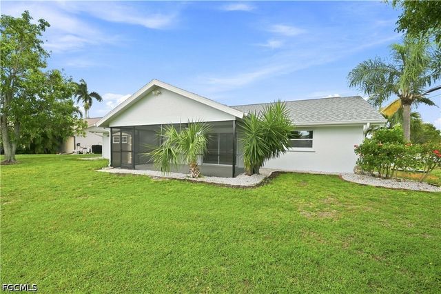 903 SE 20th CT, Cape Coral, FL 33990