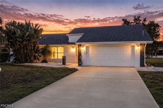 903 SE 20th CT, Cape Coral, FL 33990