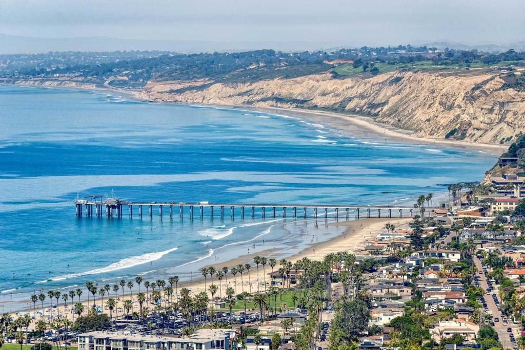 Image 13 of property listing at 7455 Hillside Dr, La Jolla, CA 92037