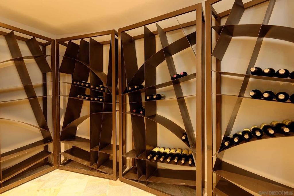 Image 36 of property listing at 7455 Hillside Dr, La Jolla, CA 92037