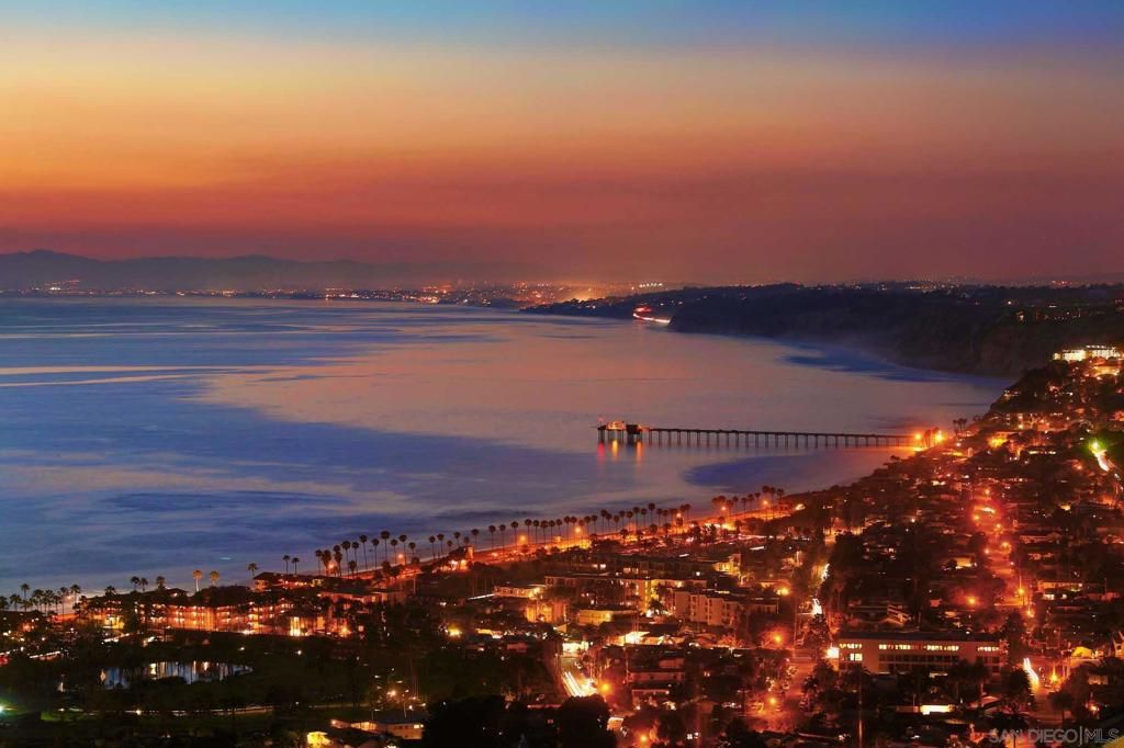 Image 42 of property listing at 7455 Hillside Dr, La Jolla, CA 92037