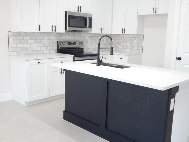 16963 W Juneau, Montgomery, TX 77316