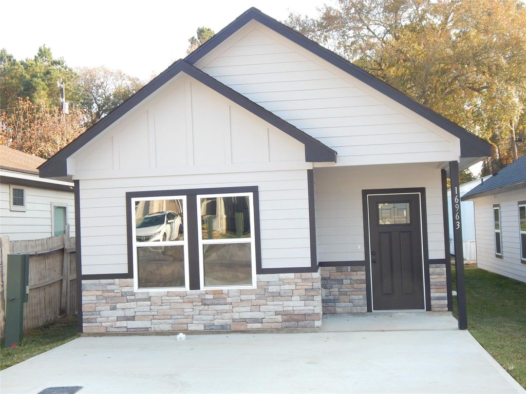 16963 W Juneau, Montgomery, TX 77316